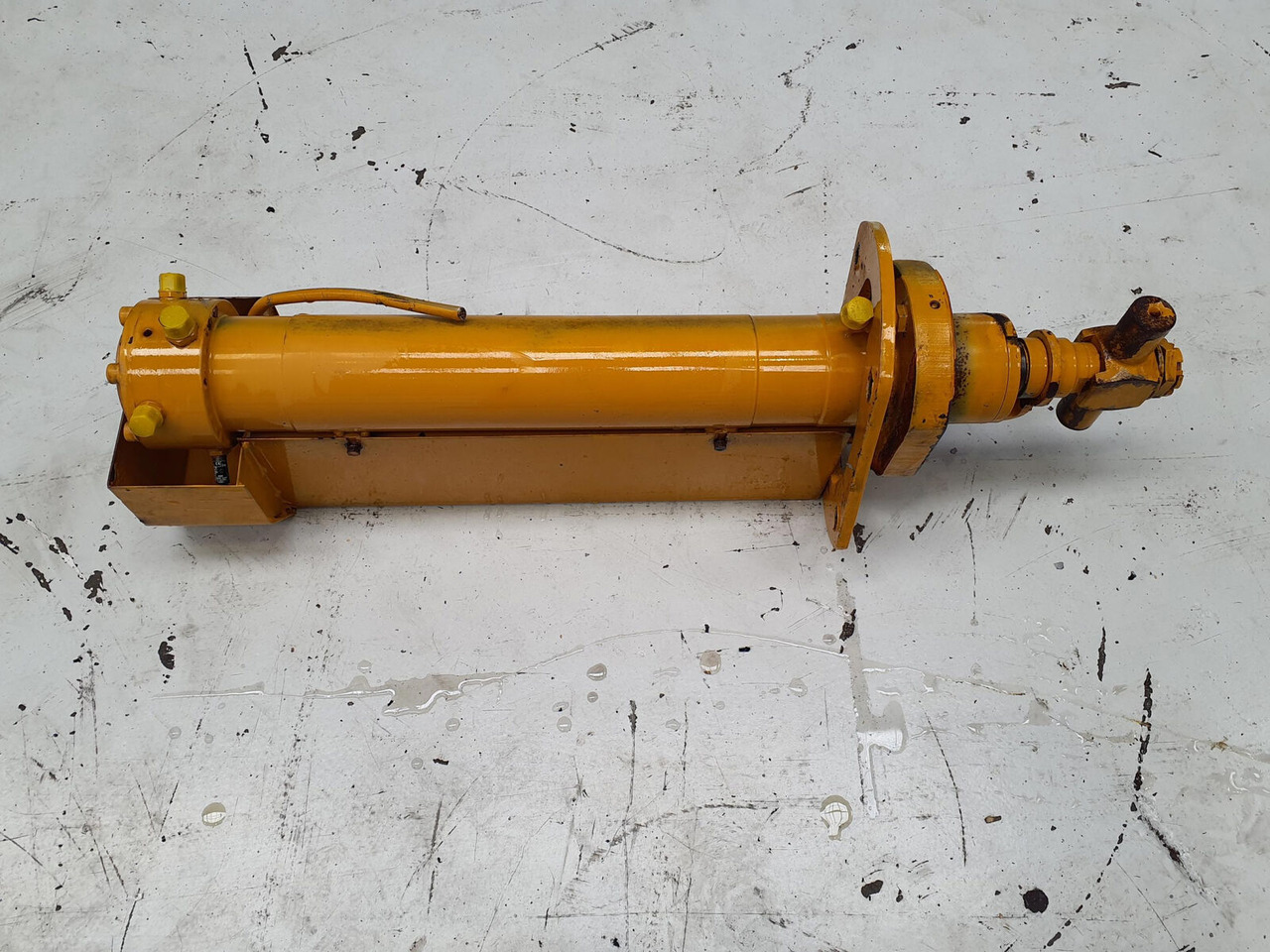 FAUN ATF 45-3 counterweight cylinder - Hidrauliskais cilindrs - Celtnis: foto 4 FAUN ATF 45-3 counterweight cylinder - Hidrauliskais cilindrs - Celtnis: foto 4
