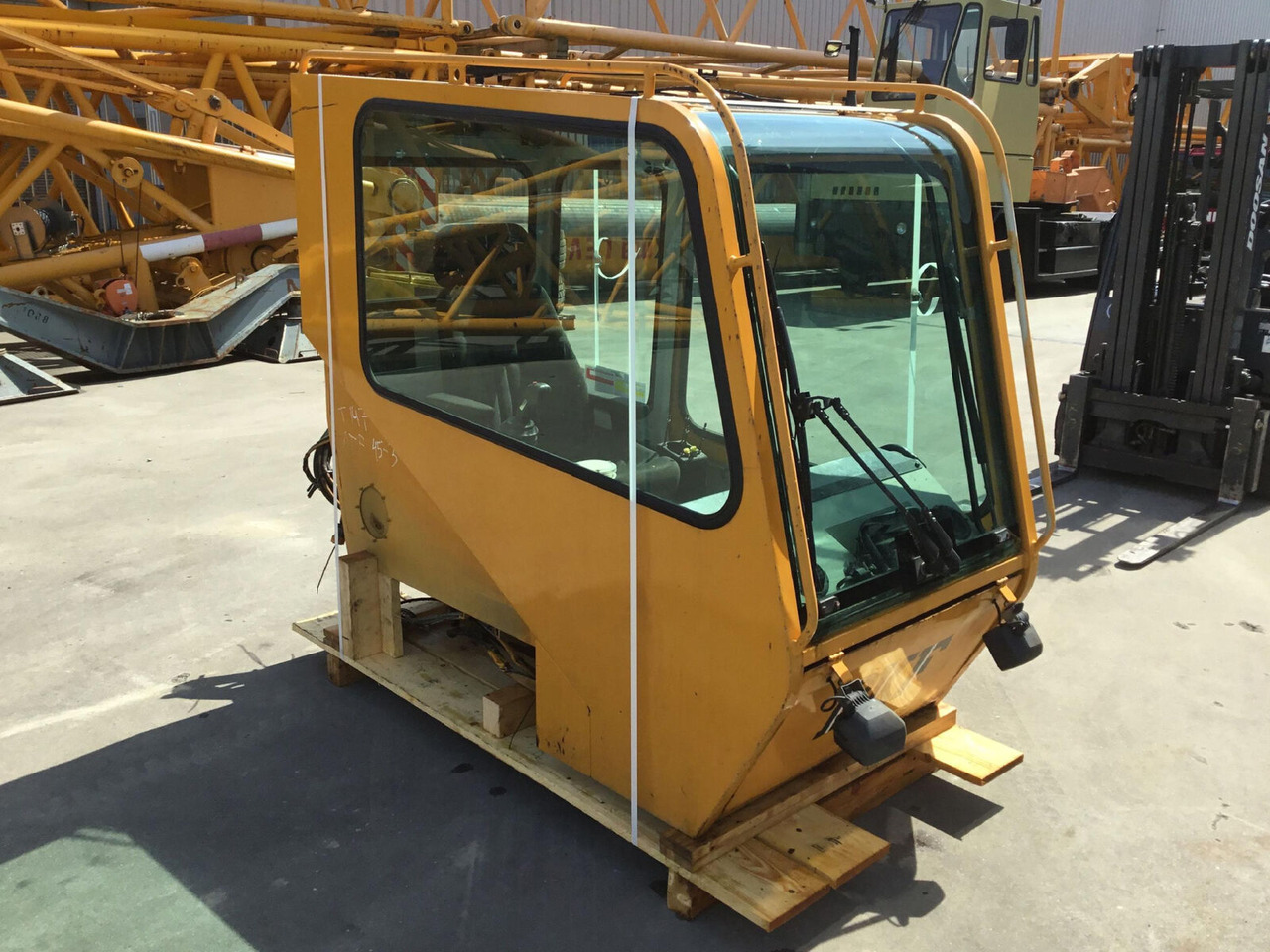 FAUN ATF 45-3 upper cabin - Kabīne - Autoceltnis: foto 2 FAUN ATF 45-3 upper cabin - Kabīne - Autoceltnis: foto 2