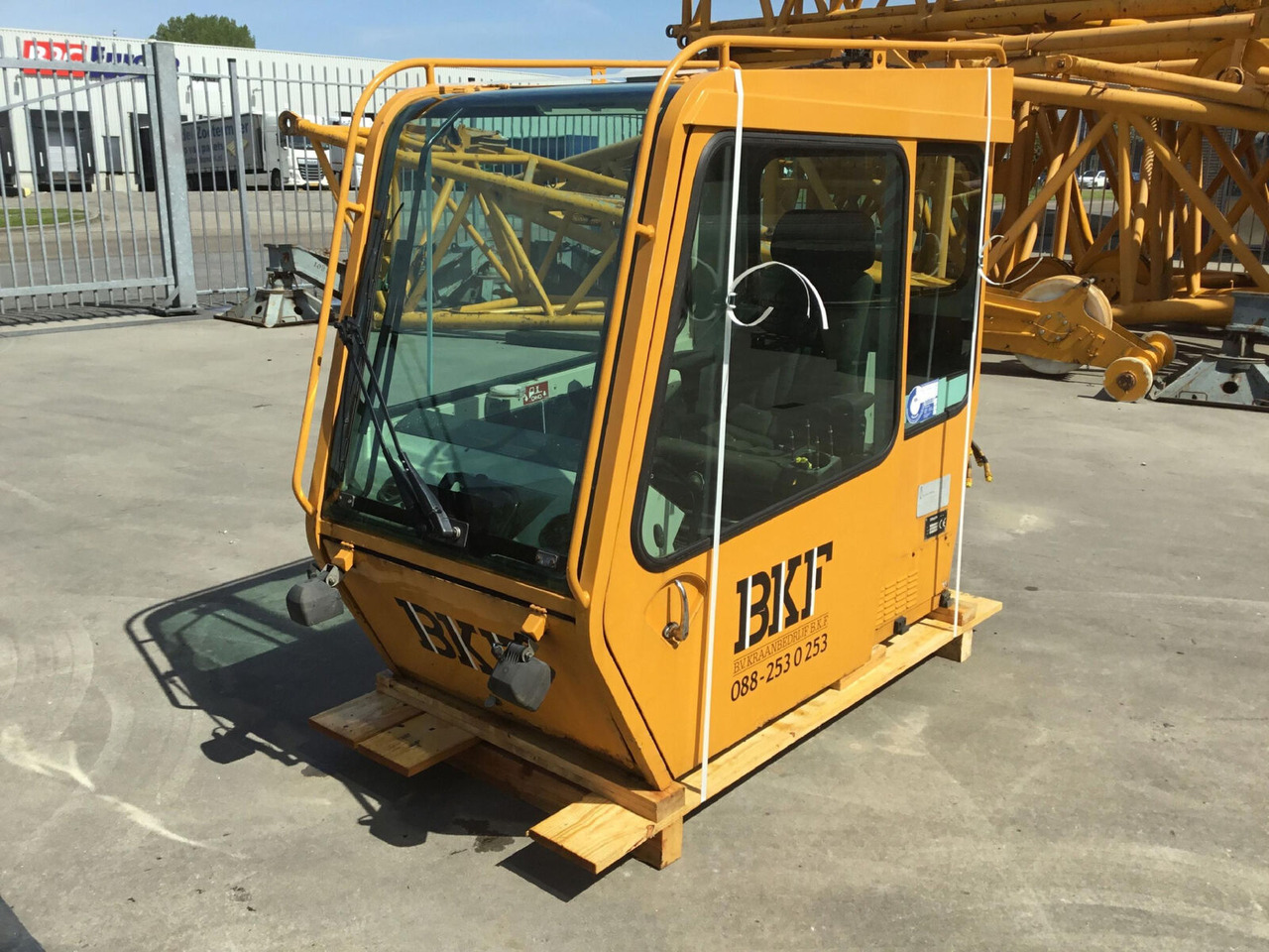 FAUN ATF 45-3 upper cabin - Kabīne - Autoceltnis: foto 1 FAUN ATF 45-3 upper cabin - Kabīne - Autoceltnis: foto 1