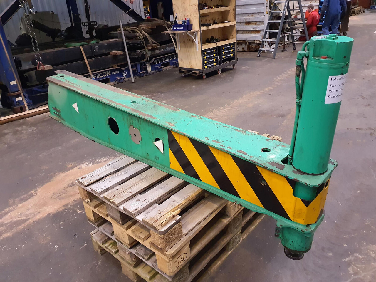 FAUN ATF 60-3 outrigger beam rear with support cylinder - Piekare - Autoceltnis: foto 1 FAUN ATF 60-3 outrigger beam rear with support cylinder - Piekare - Autoceltnis: foto 1