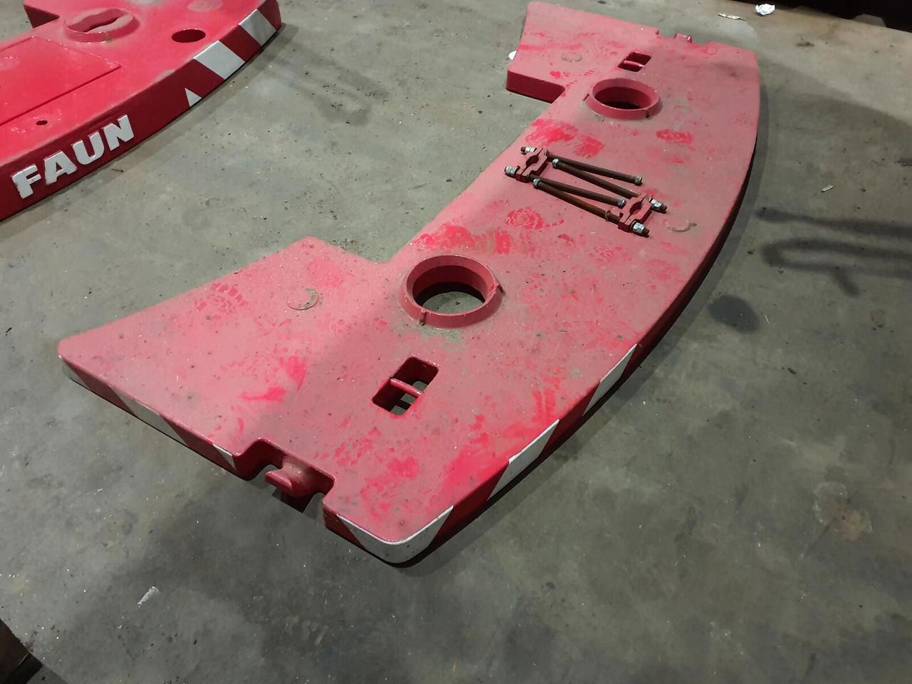 FAUN AUN HK 60 Counterweight 1,1 ton - Pretsvars - Autoceltnis: foto 4 FAUN AUN HK 60 Counterweight 1,1 ton - Pretsvars - Autoceltnis: foto 4