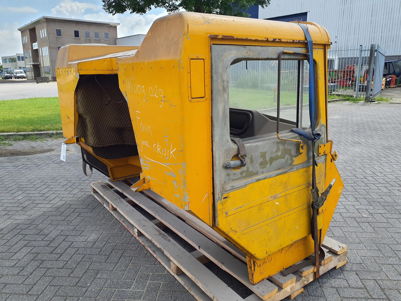 FAUN KF lower cabin - Kabīne - Autoceltnis: foto 3 FAUN KF lower cabin - Kabīne - Autoceltnis: foto 3