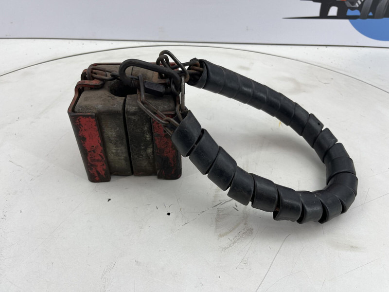Faun ATF 40G-2 Weight assy with bracket complete - Pretsvars - Celtniecības tehnika: foto 3 Faun ATF 40G-2 Weight assy with bracket complete - Pretsvars - Celtniecības tehnika: foto 3