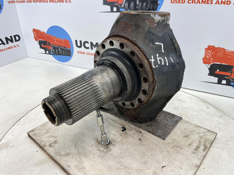 Faun ATF 45-3 Steering knuckle 16 holes axle 3 - Grozāmass - Celtnis: foto 1 Faun ATF 45-3 Steering knuckle 16 holes axle 3 - Grozāmass - Celtnis: foto 1
