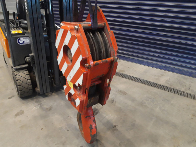 Faun Hookblock 16mm 3 sheave 32 ton - Celtnis-manipulators: foto 1 Faun Hookblock 16mm 3 sheave 32 ton - Celtnis-manipulators: foto 1