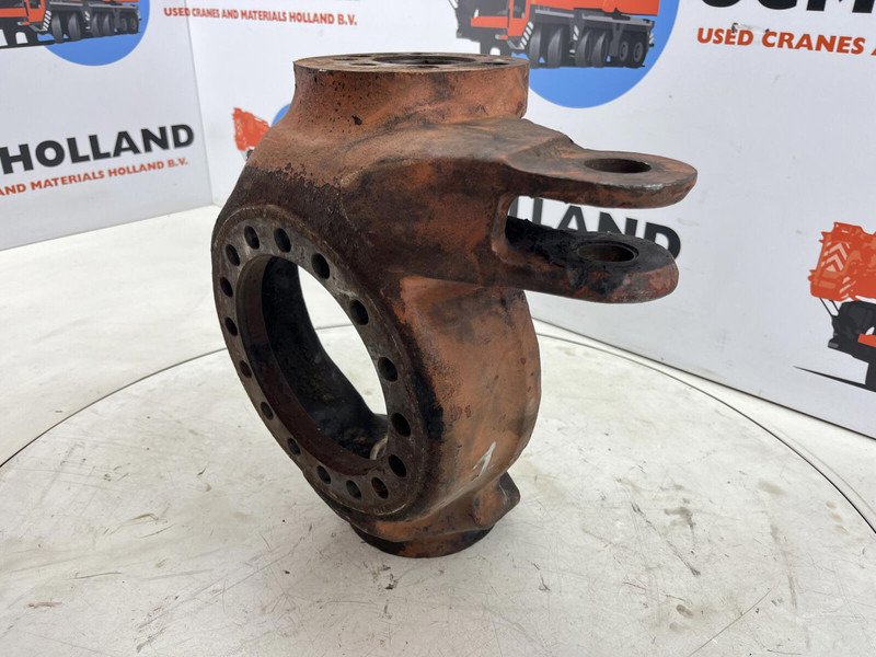 Faun RTF 50 Steering knuckle 16 holes axle 1 left - Grozāmass: foto 1 Faun RTF 50 Steering knuckle 16 holes axle 1 left - Grozāmass: foto 1