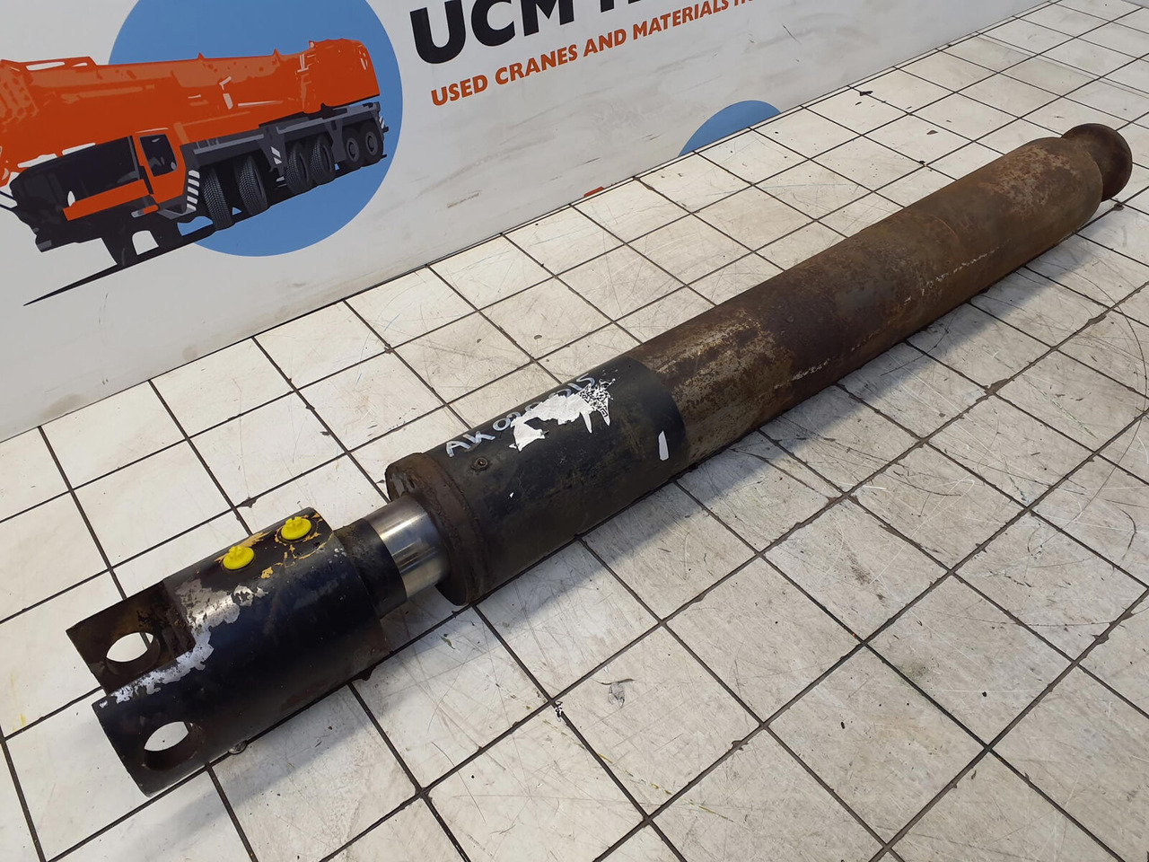 Grove AT 422 outrigger cylinder - Hidrauliskais cilindrs - Celtnis: foto 1 Grove AT 422 outrigger cylinder - Hidrauliskais cilindrs - Celtnis: foto 1