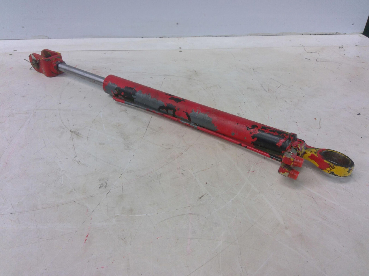 Grove GMK 3050 cabin tilt cylinder - Hidrauliskais cilindrs - Autoceltnis: foto 3 Grove GMK 3050 cabin tilt cylinder - Hidrauliskais cilindrs - Autoceltnis: foto 3