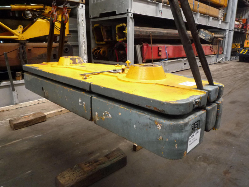 Grove GMK 3050 counterweight 1,3 ton - Pretsvars - Celtniecības tehnika: foto 3 Grove GMK 3050 counterweight 1,3 ton - Pretsvars - Celtniecības tehnika: foto 3