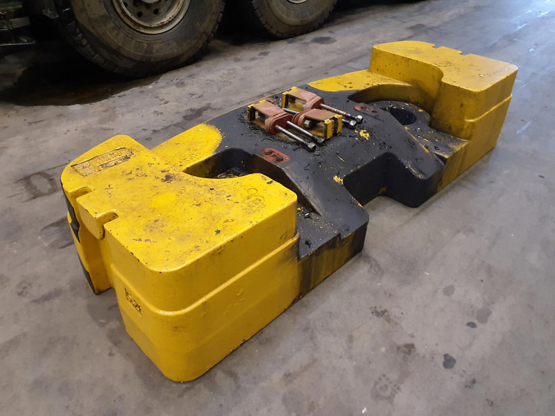 Grove GMK 3050 counterweight 5,2 ton - Pretsvars - Celtniecības tehnika: foto 4 Grove GMK 3050 counterweight 5,2 ton - Pretsvars - Celtniecības tehnika: foto 4