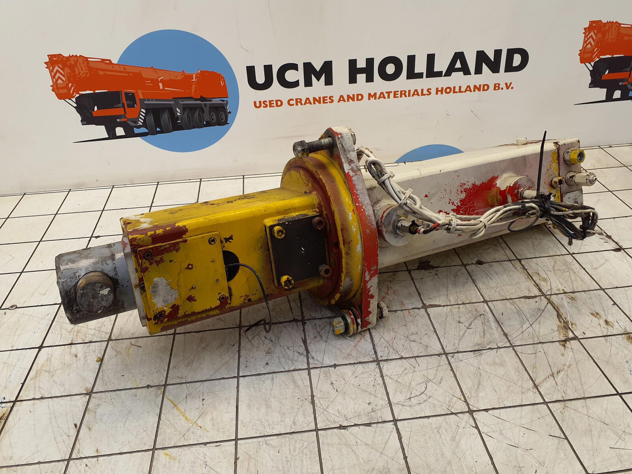 Grove GMK 3050 counterweight cylinder - Hidrauliskais cilindrs - Autoceltnis: foto 4 Grove GMK 3050 counterweight cylinder - Hidrauliskais cilindrs - Autoceltnis: foto 4