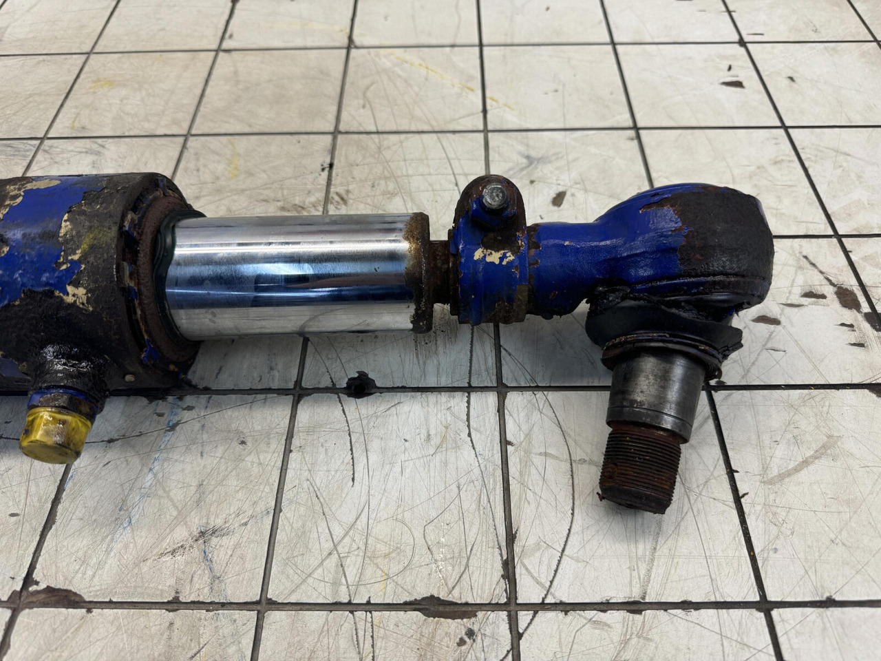 Grove GMK 3050 steering locking cylinder - Hidrauliskais cilindrs - Autoceltnis: foto 4 Grove GMK 3050 steering locking cylinder - Hidrauliskais cilindrs - Autoceltnis: foto 4