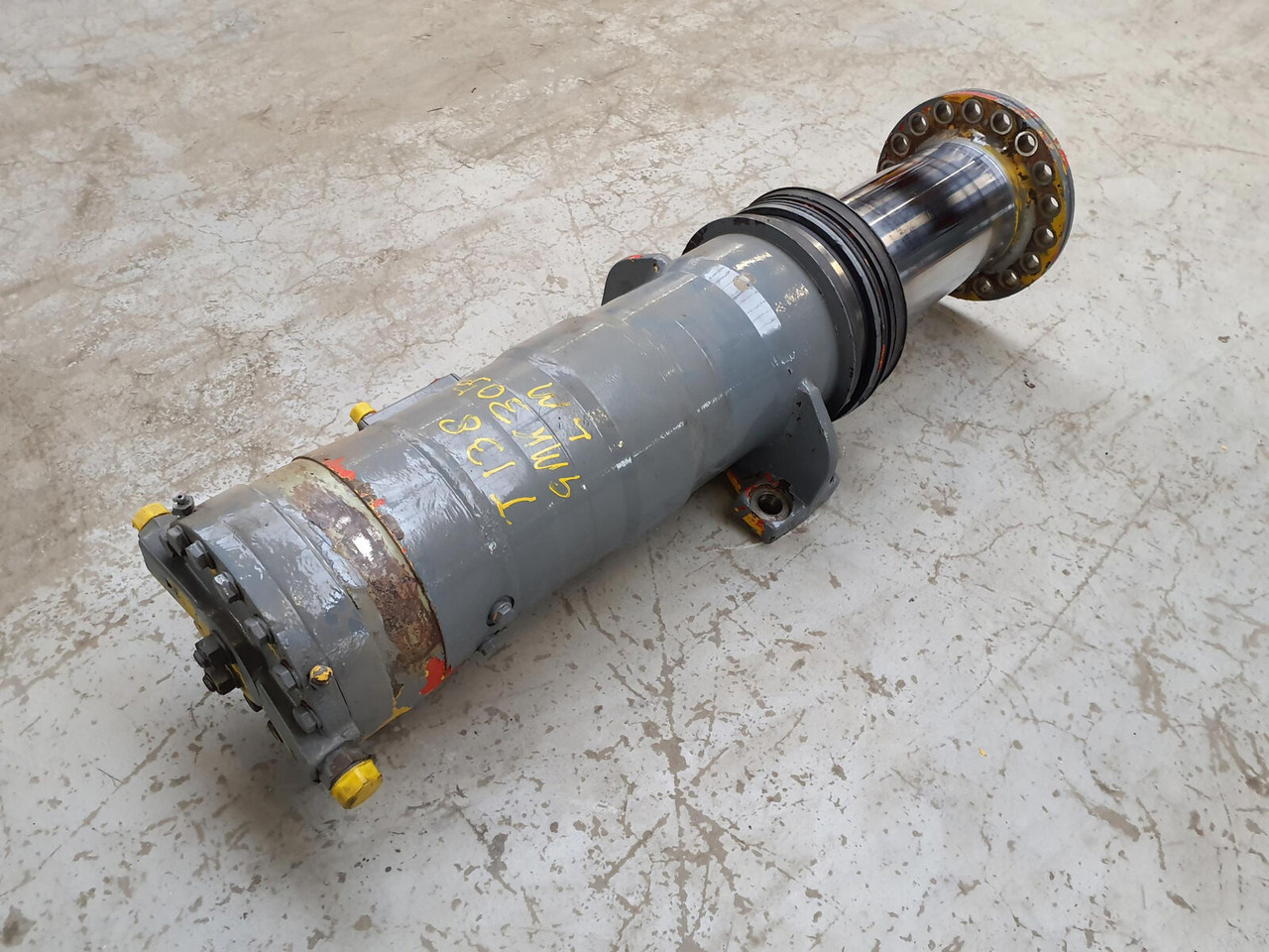 Grove GMK 3050 suspension cylinder - Hidrauliskais cilindrs - Celtnis: foto 4 Grove GMK 3050 suspension cylinder - Hidrauliskais cilindrs - Celtnis: foto 4