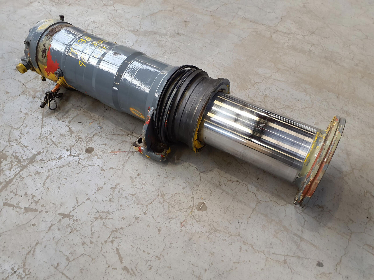 Grove GMK 3050 suspension cylinder - Hidrauliskais cilindrs - Visurgājējs celtnis: foto 3 Grove GMK 3050 suspension cylinder - Hidrauliskais cilindrs - Visurgājējs celtnis: foto 3