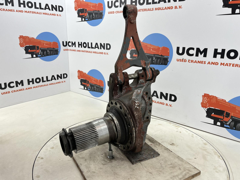 Grove GMK 3055 Steering knuckle 16 holes axle 3 right - Grozāmass: foto 1 Grove GMK 3055 Steering knuckle 16 holes axle 3 right - Grozāmass: foto 1
