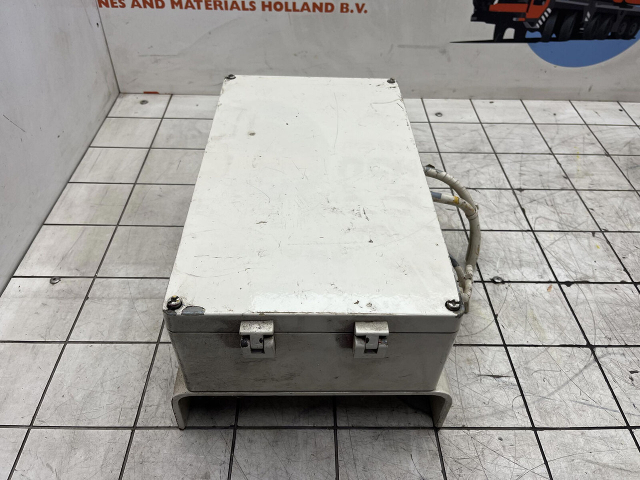 Grove GMK 3055 angle unit - Elektrosistēma - Autoceltnis: foto 3 Grove GMK 3055 angle unit - Elektrosistēma - Autoceltnis: foto 3