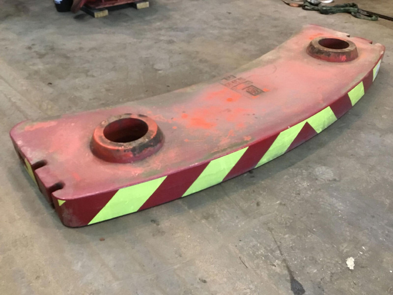 Grove GMK 3055 counterweight 2 ton - Pretsvars - Celtniecības tehnika: foto 1 Grove GMK 3055 counterweight 2 ton - Pretsvars - Celtniecības tehnika: foto 1