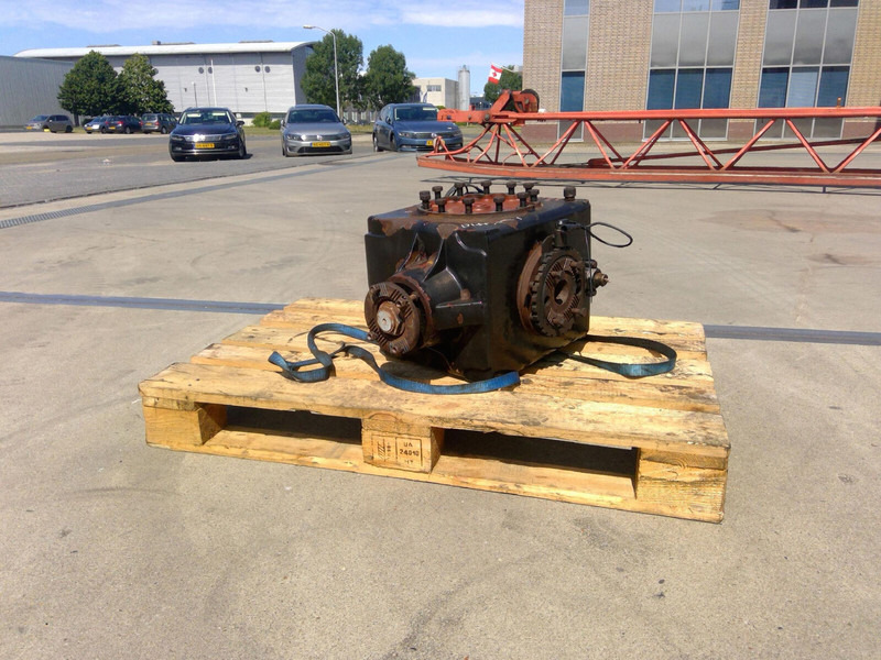 Grove GMK 3055 diff box axle 1 - Diferenciālis - Celtnis: foto 1 Grove GMK 3055 diff box axle 1 - Diferenciālis - Celtnis: foto 1