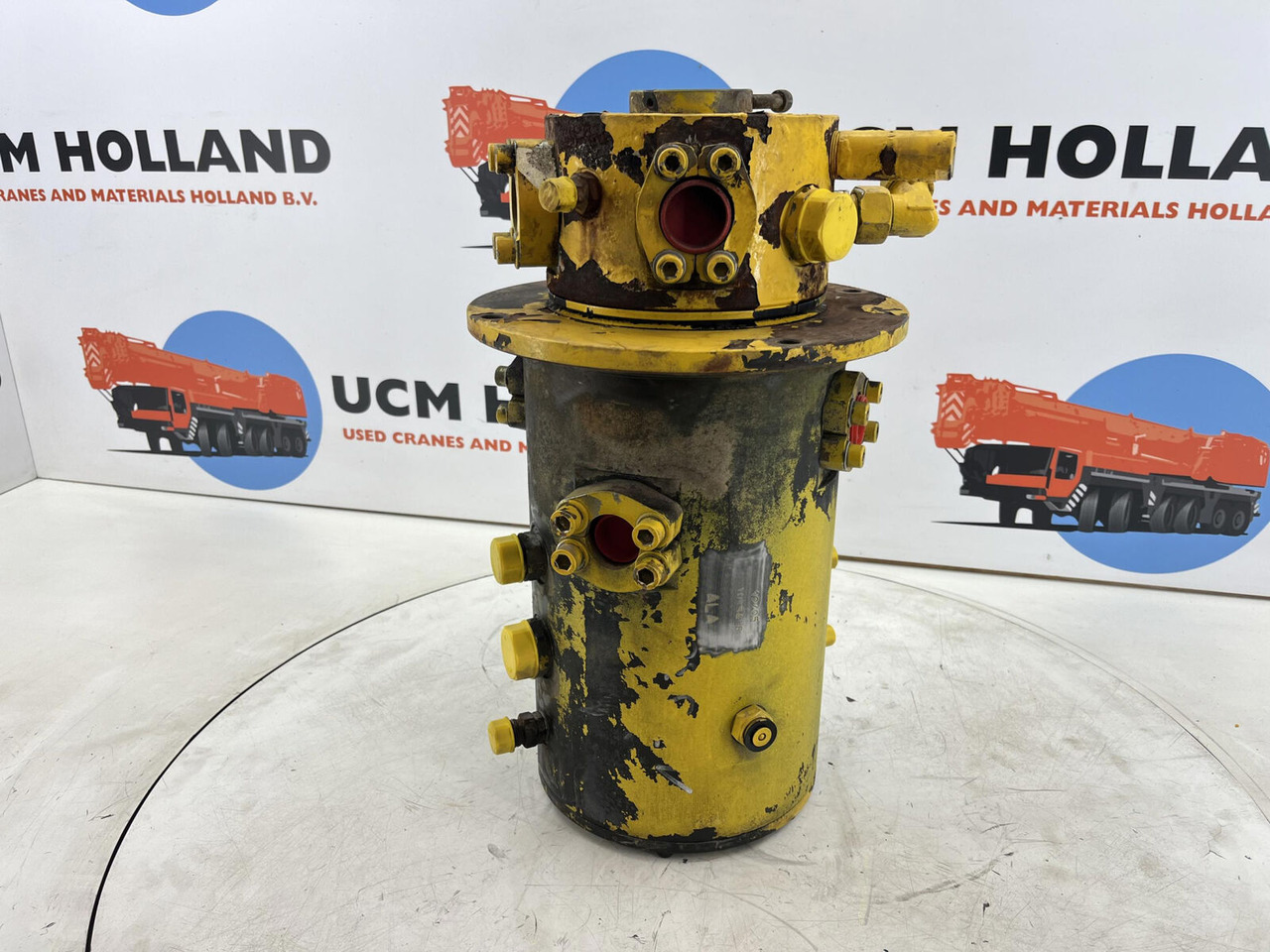 Grove GMK 3055 hydraulic swivel - Hidraulika - Autoceltnis: foto 3 Grove GMK 3055 hydraulic swivel - Hidraulika - Autoceltnis: foto 3