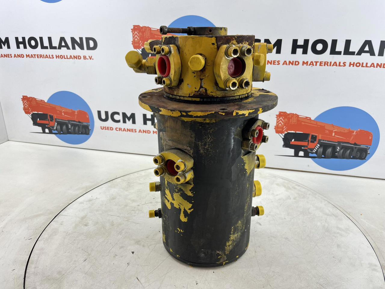 Grove GMK 3055 hydraulic swivel - Hidraulika - Autoceltnis: foto 1 Grove GMK 3055 hydraulic swivel - Hidraulika - Autoceltnis: foto 1