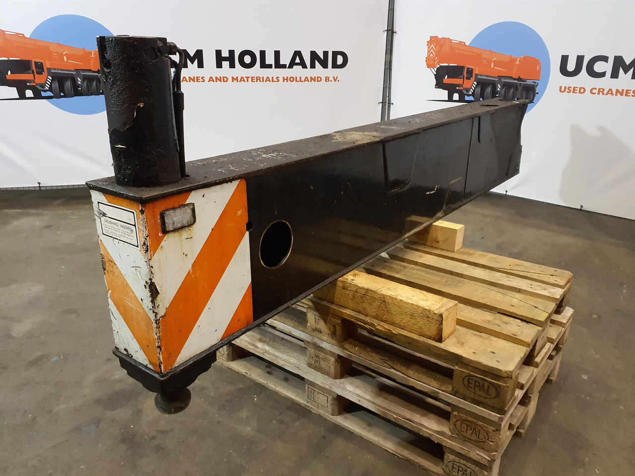 Grove GMK 3055 sliding beam complete rear - Piekare - Autoceltnis: foto 2 Grove GMK 3055 sliding beam complete rear - Piekare - Autoceltnis: foto 2