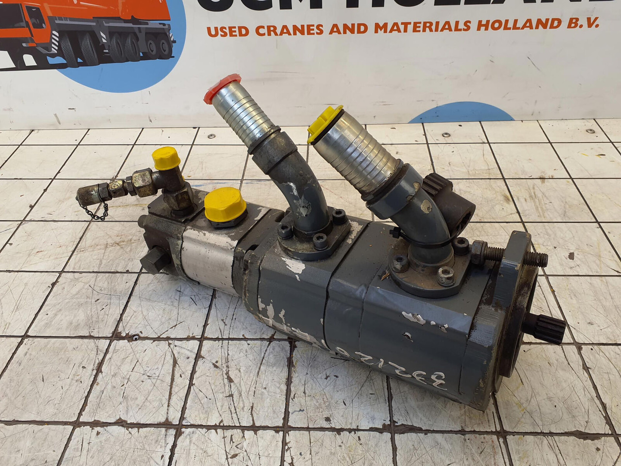 Grove GMK 3055 three way gear pump - Hidrauliskais sūknis - Autoceltnis: foto 4 Grove GMK 3055 three way gear pump - Hidrauliskais sūknis - Autoceltnis: foto 4