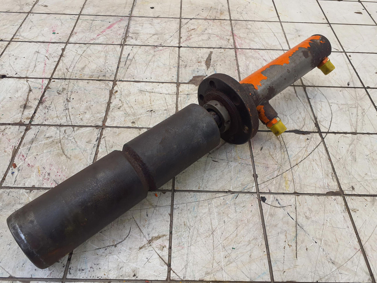 Grove GMK 3055 turn table locking - Hidraulika - Autoceltnis: foto 4 Grove GMK 3055 turn table locking - Hidraulika - Autoceltnis: foto 4