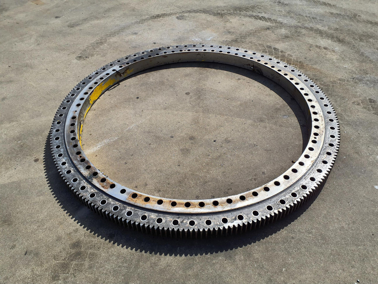 Grove GMK 5100 slewing ring - Devēja gredzens - Autoceltnis: foto 2 Grove GMK 5100 slewing ring - Devēja gredzens - Autoceltnis: foto 2