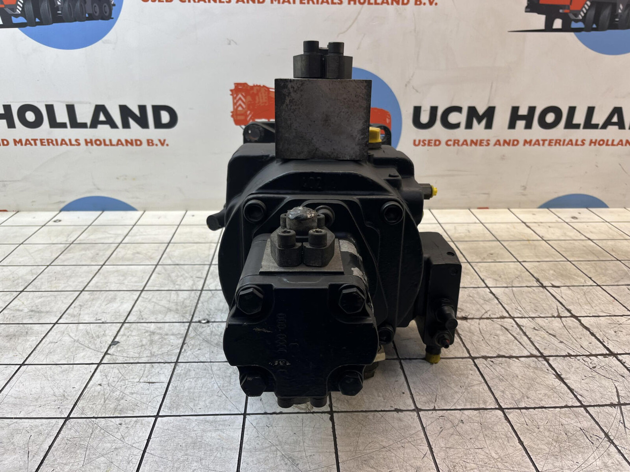 Grove GMK 5100 variable pump - Hidrauliskais sūknis - Autoceltnis: foto 4 Grove GMK 5100 variable pump - Hidrauliskais sūknis - Autoceltnis: foto 4