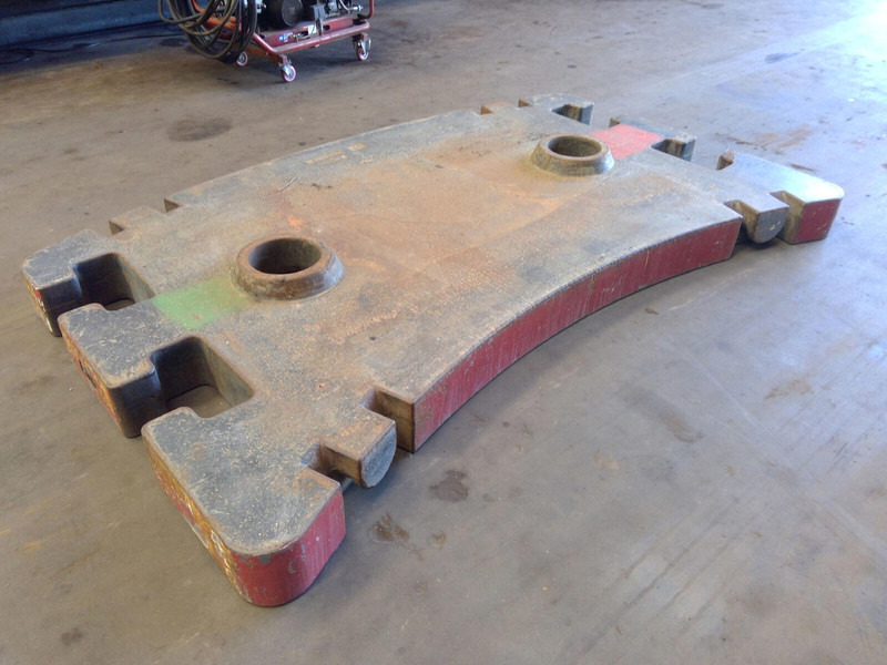 Grove GMK 5130-1/2 counterweight 5,0 ton - Pretsvars - Celtniecības tehnika: foto 2 Grove GMK 5130-1/2 counterweight 5,0 ton - Pretsvars - Celtniecības tehnika: foto 2