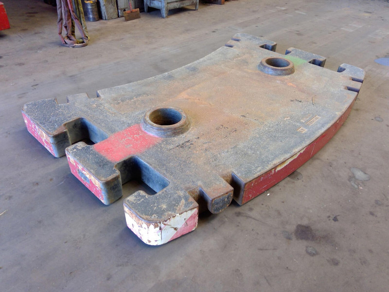 Grove GMK 5130-1/2 counterweight 5,0 ton - Pretsvars - Celtniecības tehnika: foto 1 Grove GMK 5130-1/2 counterweight 5,0 ton - Pretsvars - Celtniecības tehnika: foto 1