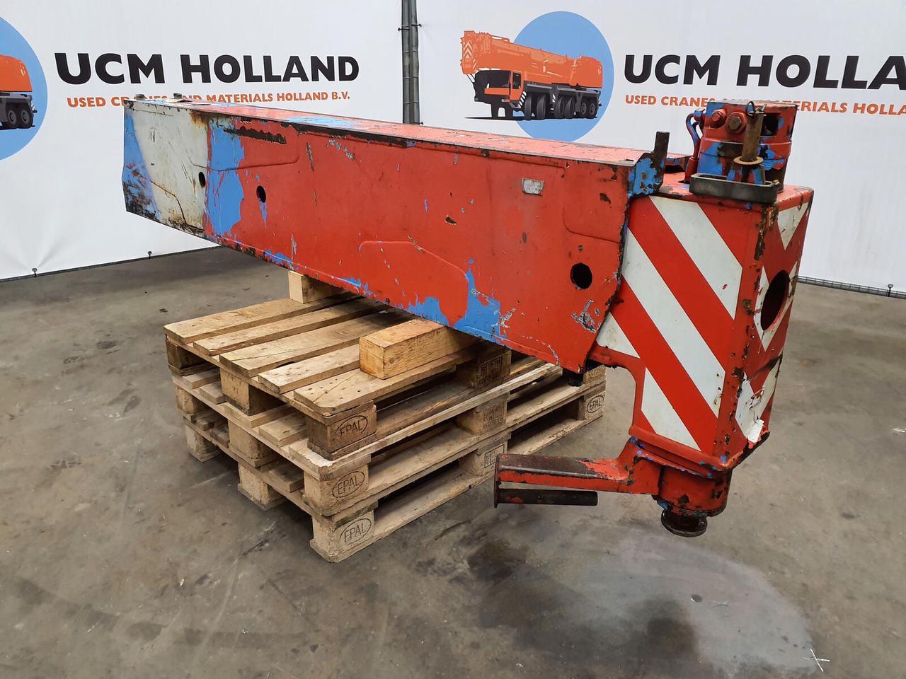 Grove GMK 5130-1 outrigger beam complete rear - Piekare - Autoceltnis: foto 1 Grove GMK 5130-1 outrigger beam complete rear - Piekare - Autoceltnis: foto 1