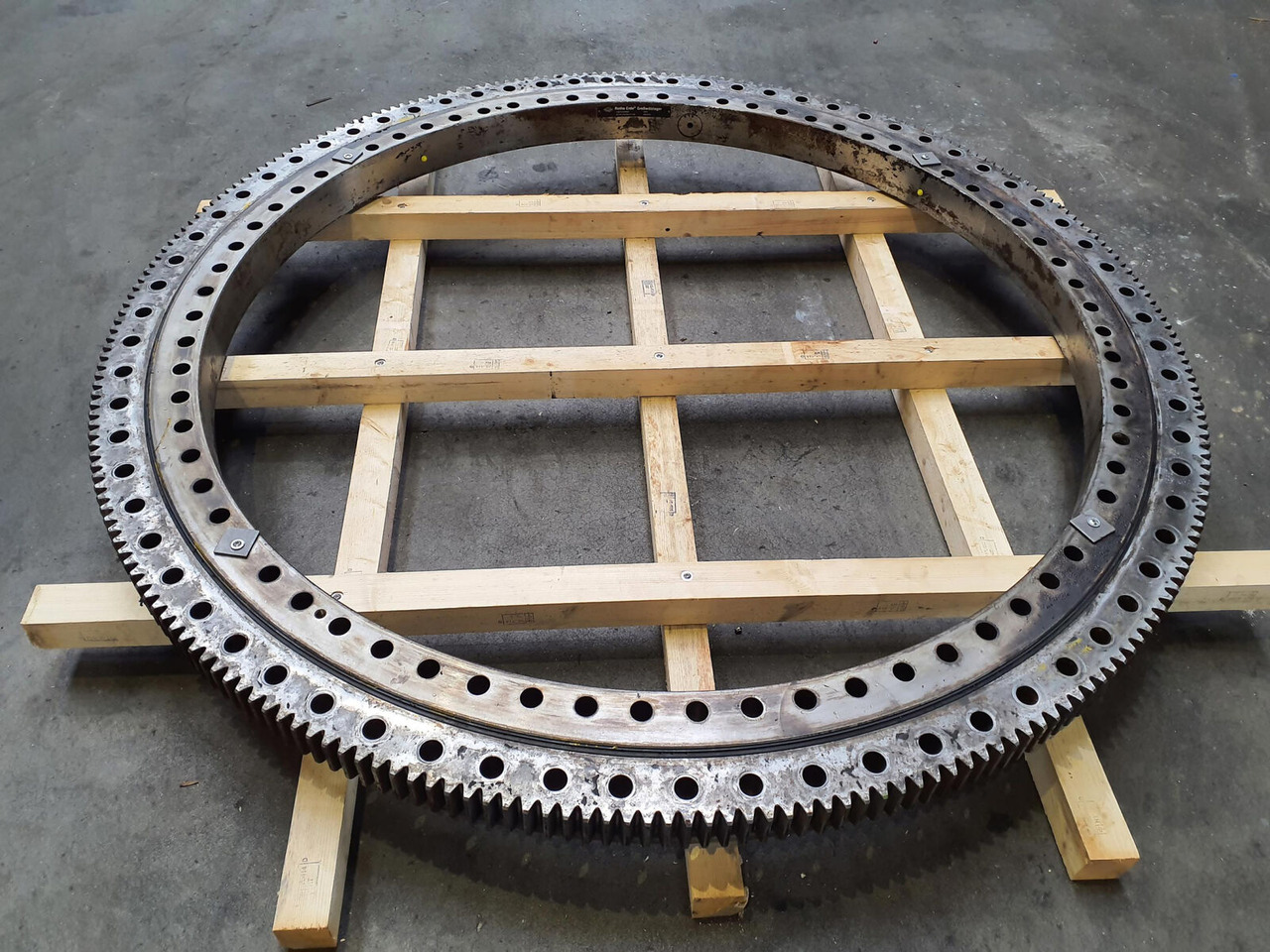 Grove GMK 5130-1 slewing ring - Devēja gredzens - Autoceltnis: foto 1 Grove GMK 5130-1 slewing ring - Devēja gredzens - Autoceltnis: foto 1