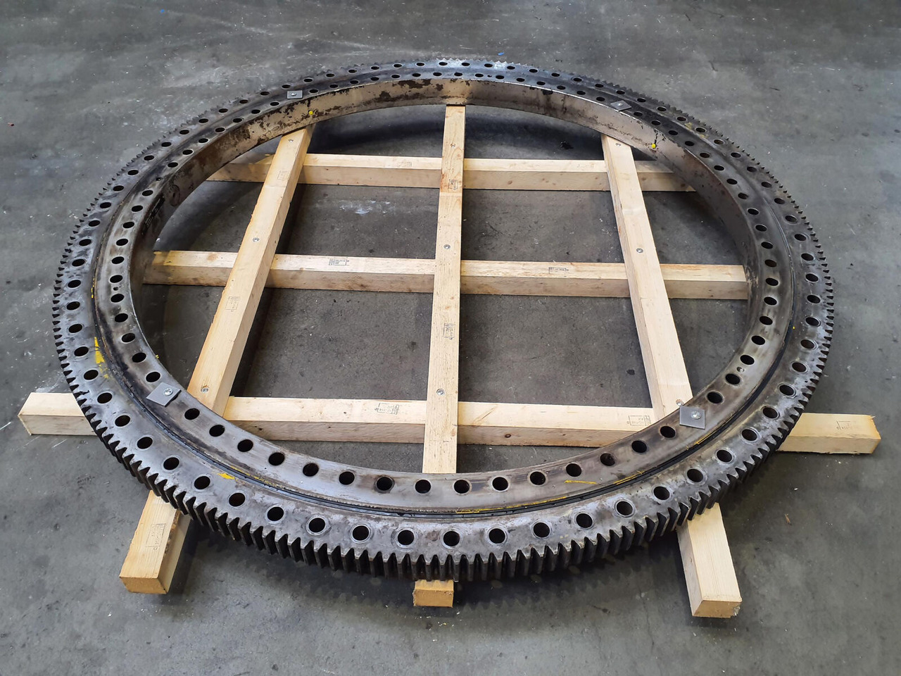 Grove GMK 5130-1 slewing ring - Devēja gredzens - Autoceltnis: foto 2 Grove GMK 5130-1 slewing ring - Devēja gredzens - Autoceltnis: foto 2