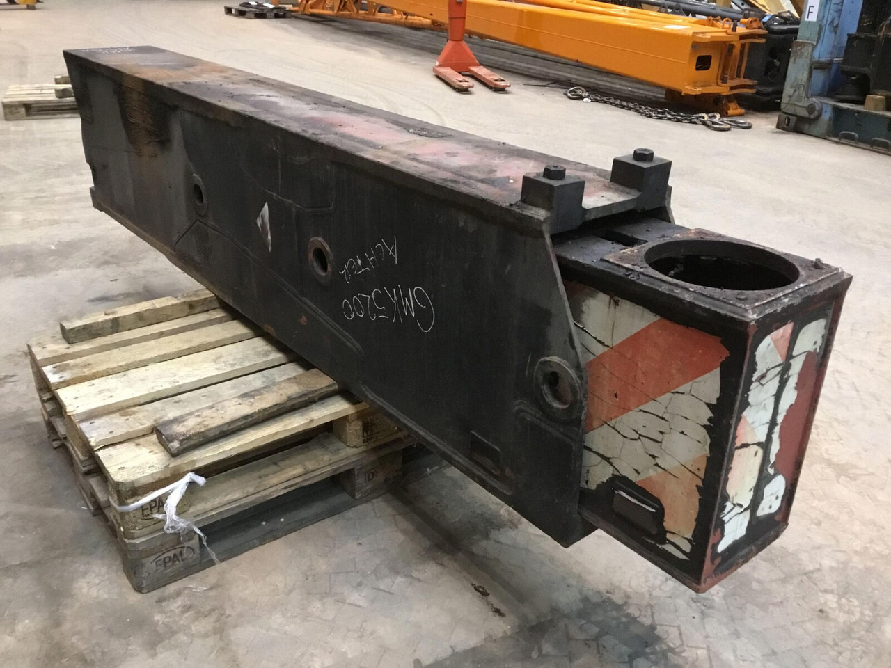 Grove GMK 5200 sliding beam rear - Piekare - Celtnis: foto 1 Grove GMK 5200 sliding beam rear - Piekare - Celtnis: foto 1