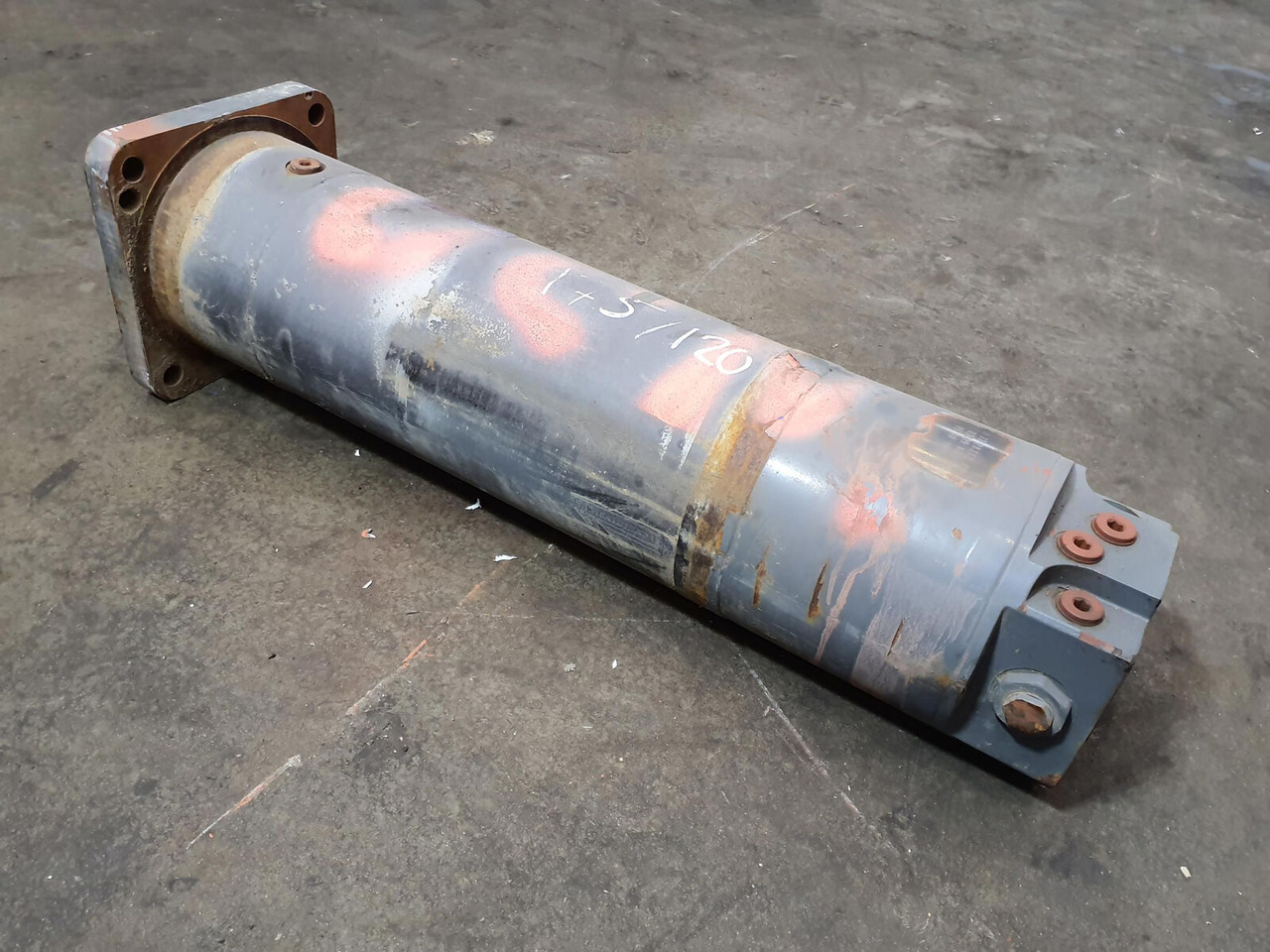 Grove GMK 5220, 5170 outrigger cylinder - Piekare - Autoceltnis: foto 4 Grove GMK 5220, 5170 outrigger cylinder - Piekare - Autoceltnis: foto 4