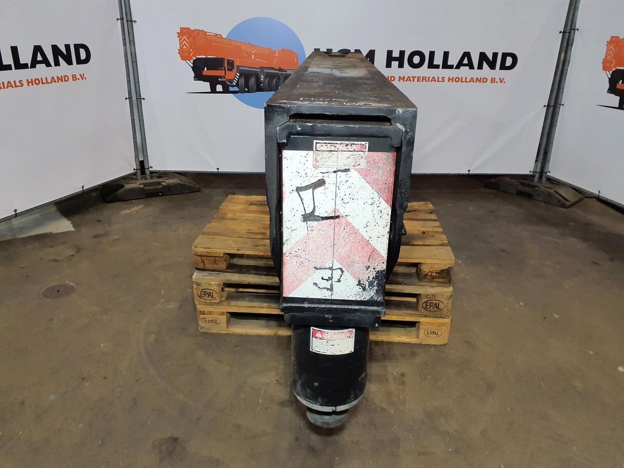 Grove GMK 6400 outrigger beam rear complete - Piekare - Celtnis: foto 5 Grove GMK 6400 outrigger beam rear complete - Piekare - Celtnis: foto 5