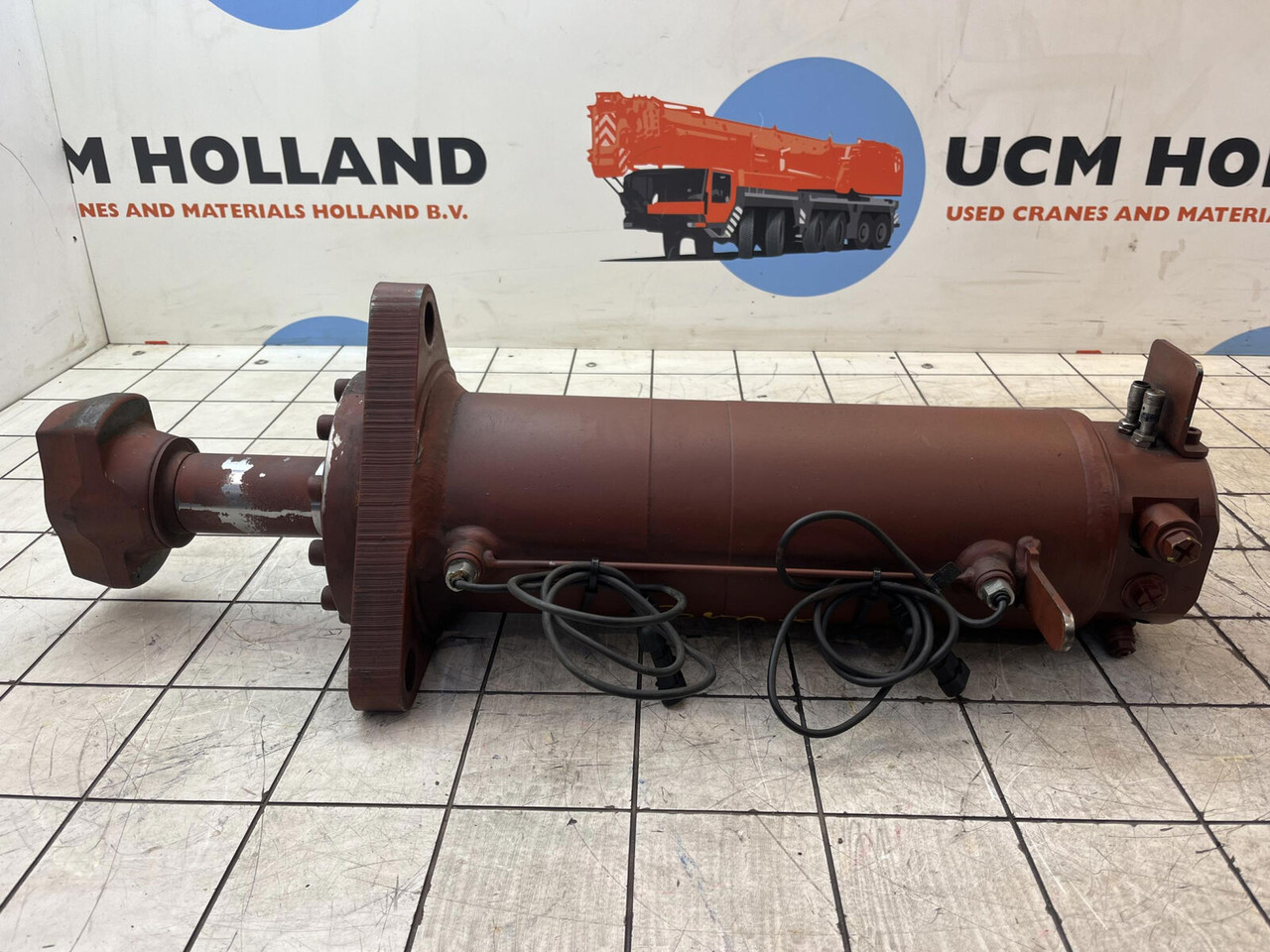Grove GMK counterweight cylinder - Hidrauliskais cilindrs - Autoceltnis: foto 1 Grove GMK counterweight cylinder - Hidrauliskais cilindrs - Autoceltnis: foto 1