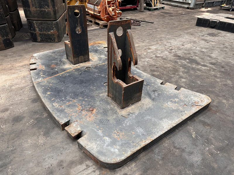 Krupp KMK 5160 counterweight 3,2 ton - Pretsvars - Celtniecības tehnika: foto 4 Krupp KMK 5160 counterweight 3,2 ton - Pretsvars - Celtniecības tehnika: foto 4