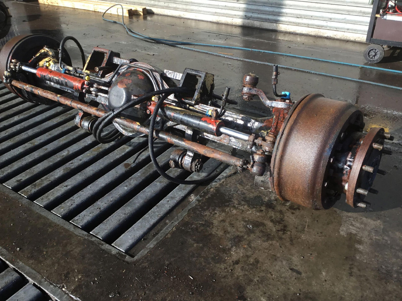 Liebherr LT 1160 axle 1 - Asis un rezerves daļas - Autoceltnis: foto 1 Liebherr LT 1160 axle 1 - Asis un rezerves daļas - Autoceltnis: foto 1