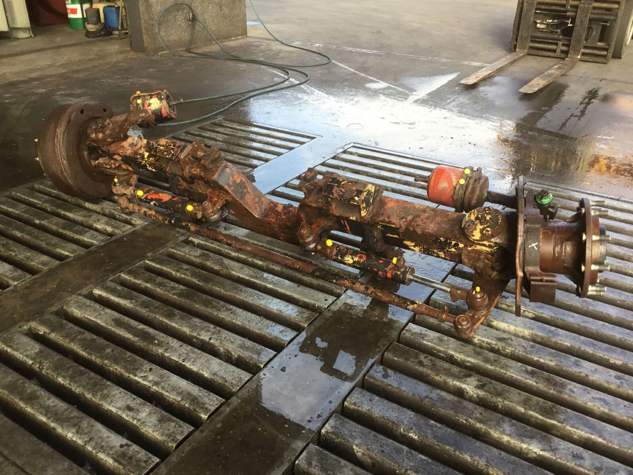 Liebherr LT 1160 axle 4 - Asis un rezerves daļas - Autoceltnis: foto 2 Liebherr LT 1160 axle 4 - Asis un rezerves daļas - Autoceltnis: foto 2