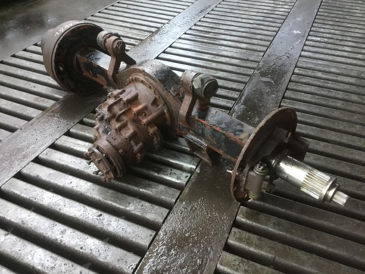 Liebherr LT 1160 axle 6 - Asis un rezerves daļas - Autoceltnis: foto 4 Liebherr LT 1160 axle 6 - Asis un rezerves daļas - Autoceltnis: foto 4