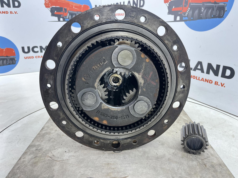 Liebherr LTM 1025 planetary gear 17-24-67-32-3pl-H85 - Piekare - Celtnis: foto 5 Liebherr LTM 1025 planetary gear 17-24-67-32-3pl-H85 - Piekare - Celtnis: foto 5