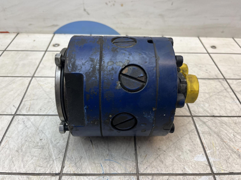 Liebherr LTM 1030-2 emergency steering pump - Hidrauliskais sūknis - Celtnis: foto 5 Liebherr LTM 1030-2 emergency steering pump - Hidrauliskais sūknis - Celtnis: foto 5