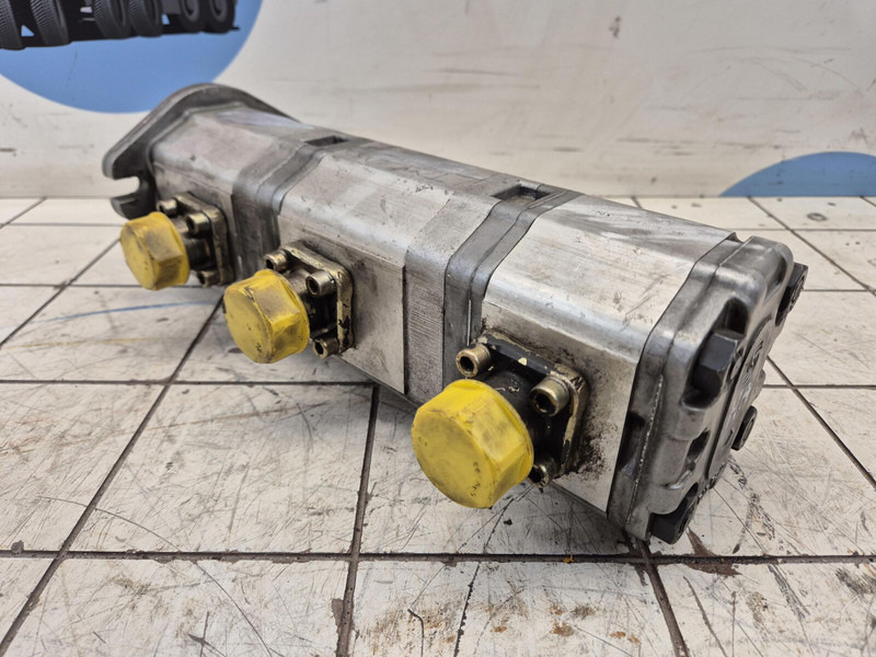 Liebherr LTM 1035-2 3 way gear pump - Hidrauliskais sūknis - Celtnis: foto 4 Liebherr LTM 1035-2 3 way gear pump - Hidrauliskais sūknis - Celtnis: foto 4
