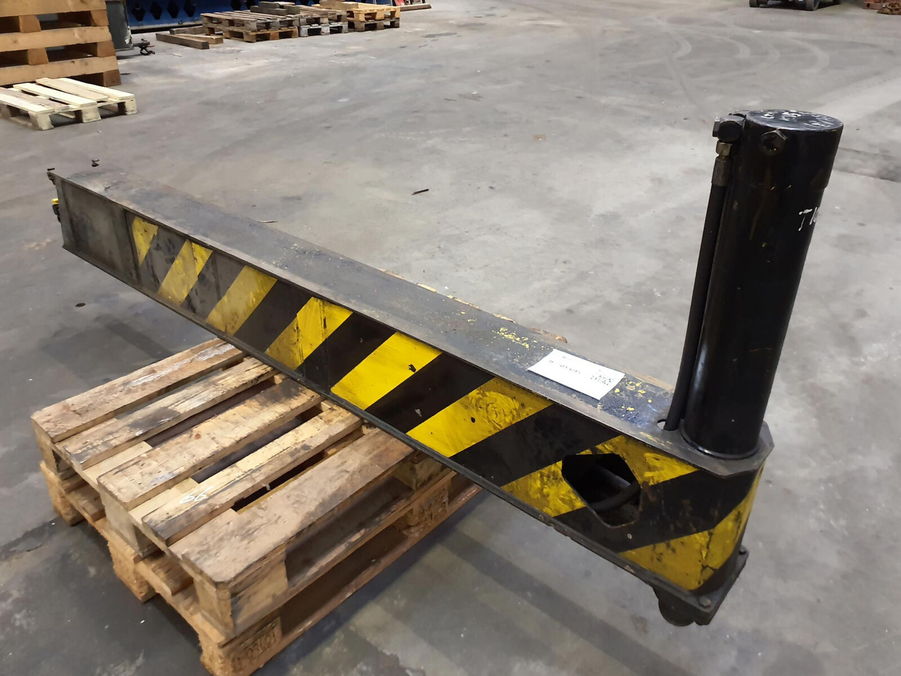 Liebherr LTM 1035-2 sliding beam complete - Piekare - Celtnis: foto 1 Liebherr LTM 1035-2 sliding beam complete - Piekare - Celtnis: foto 1