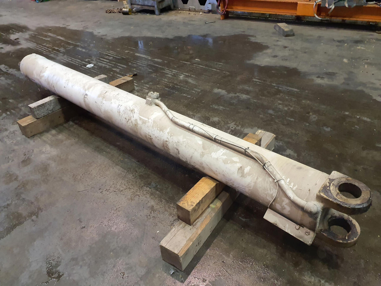 Liebherr LTM 1045-3.1 boom cylinder - Hidrauliskais cilindrs - Autoceltnis: foto 3 Liebherr LTM 1045-3.1 boom cylinder - Hidrauliskais cilindrs - Autoceltnis: foto 3