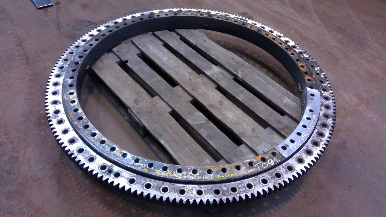 Liebherr LTM 1045-3.1 slew ring - Devēja gredzens - Autoceltnis: foto 1 Liebherr LTM 1045-3.1 slew ring - Devēja gredzens - Autoceltnis: foto 1