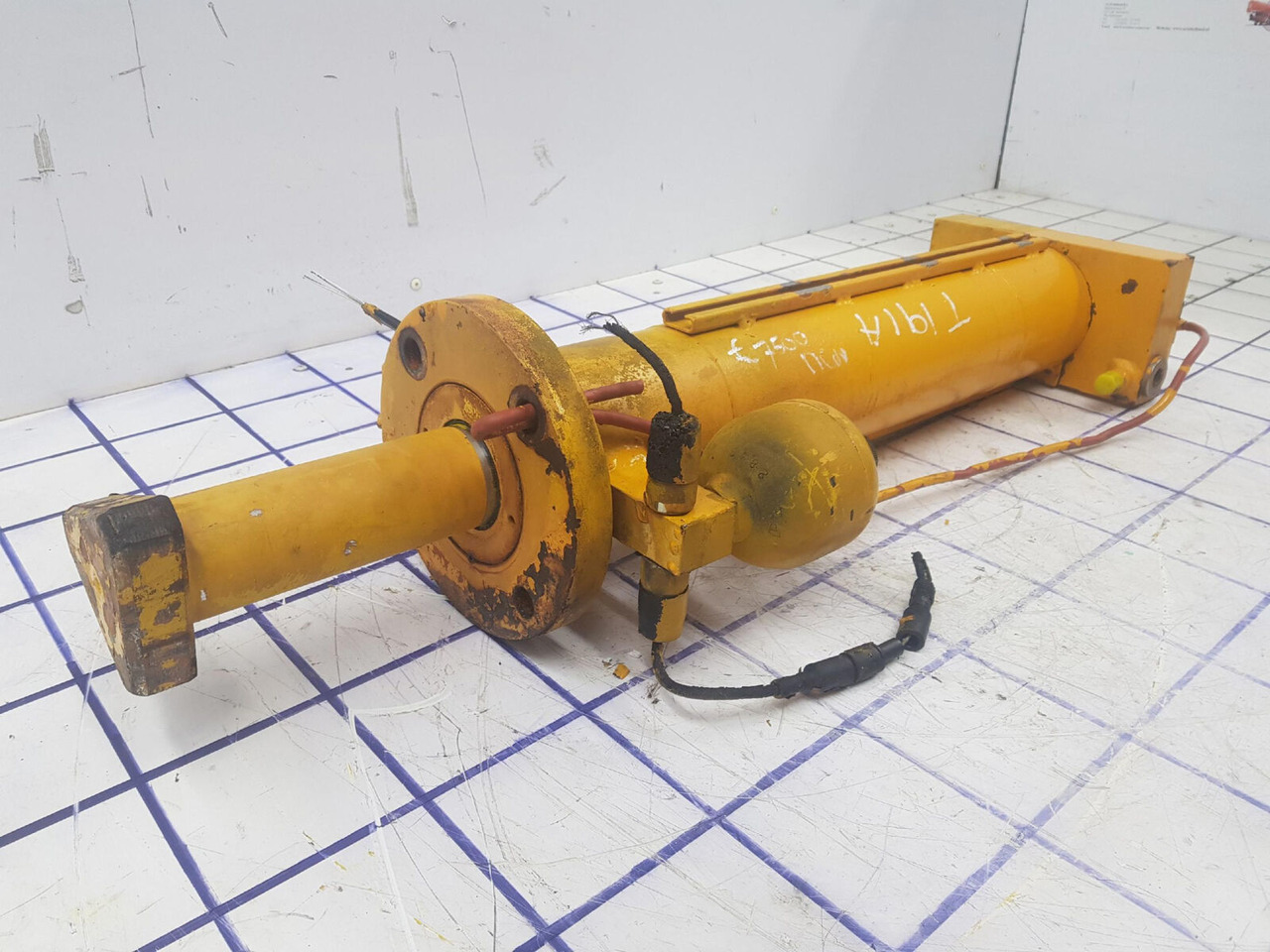 Liebherr LTM 1050-1 ballast extension ram - Hidrauliskais cilindrs - Autoceltnis: foto 4 Liebherr LTM 1050-1 ballast extension ram - Hidrauliskais cilindrs - Autoceltnis: foto 4