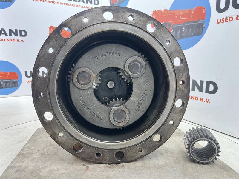 Liebherr LTM 1060 planetary gear 22-25-74-38-3pl-H135-46 - Piekare - Celtnis: foto 4 Liebherr LTM 1060 planetary gear 22-25-74-38-3pl-H135-46 - Piekare - Celtnis: foto 4